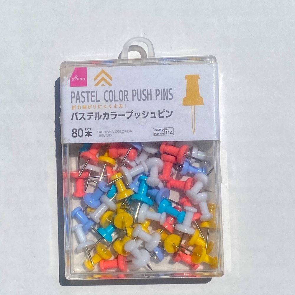 80 piece pastel pushpins thumbtacks